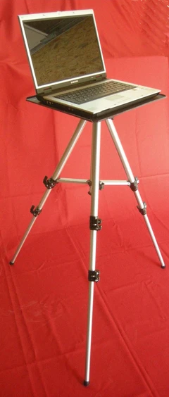 Sammenleggbart stativ for b&#230;rbar PC