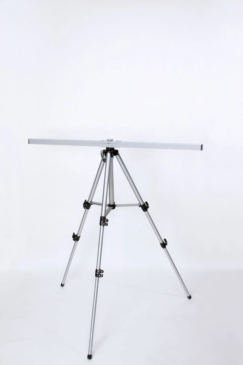 Holder for m&#229;leinstrumenter med stativ