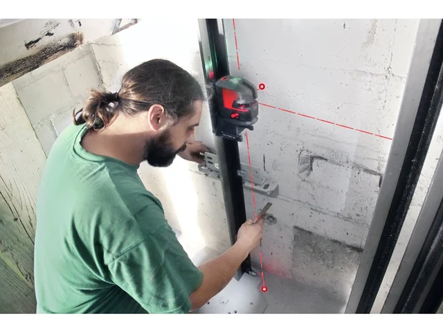 Leica Lino P5-1 selvnivellerende 5-punktslaser, rød laser 