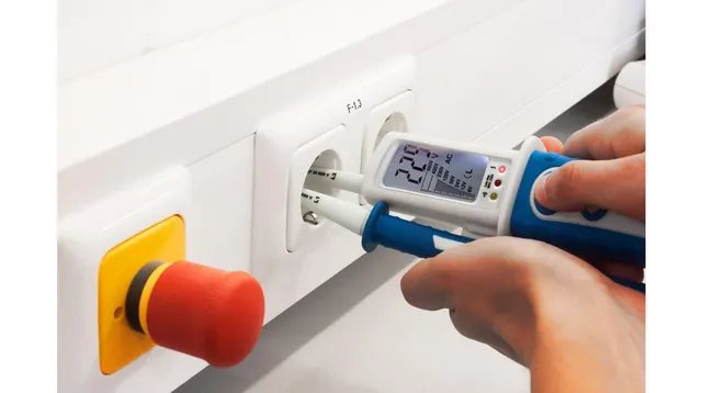 PeakTech® P 1090» AC/DC spenningstester med jordfeilbrytertest og LCD-skjerm 