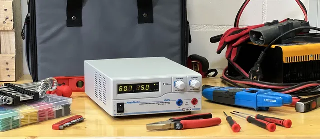 PeakTech® P 1585» Lab-strømforsyning DC 1 - 60V / 0 - 15A og USB 