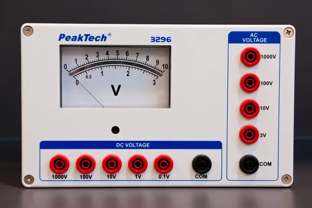 PeakTech® P 3296» Analogt voltmeter 0 ... 0,1/1/10/100 / 1000V AC/DC 