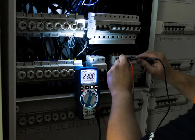 PeakTech® P 3444»  Digitalt multimeter TrueRMS 6000 tellinger, IP67 