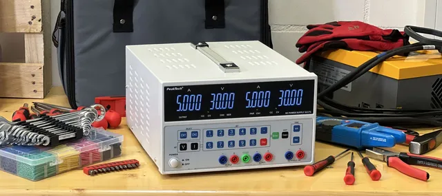 PeakTech® P 6075 Digital laboratoriestrømforsyning m/USB 