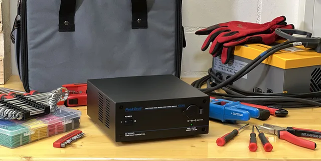 PeakTech® P 6230» Strømforsyning med biluttak 