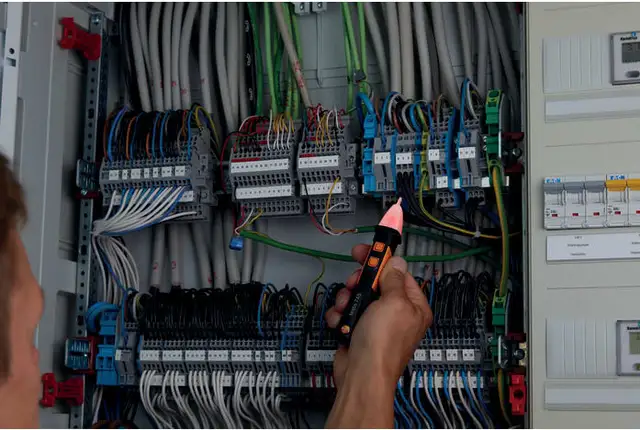 Testo 745 KONTAKTLØS SPENNINGS TESTER 