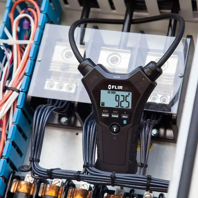 FLIR CM57-2 – Fleksibel strømtang for krevende målinger 